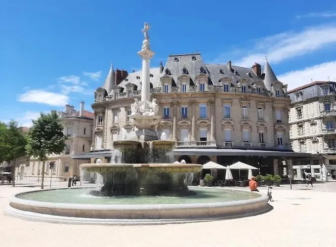 Apartman Hyper Centre De - N43 *